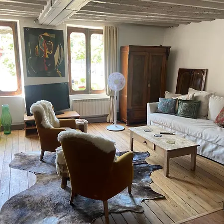 6 Couchages En Plein Coeur De Village Homestay *